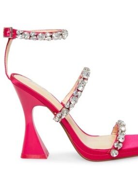 Betsey Johnson Perry Dress Sandal pink with rhinestones size 10